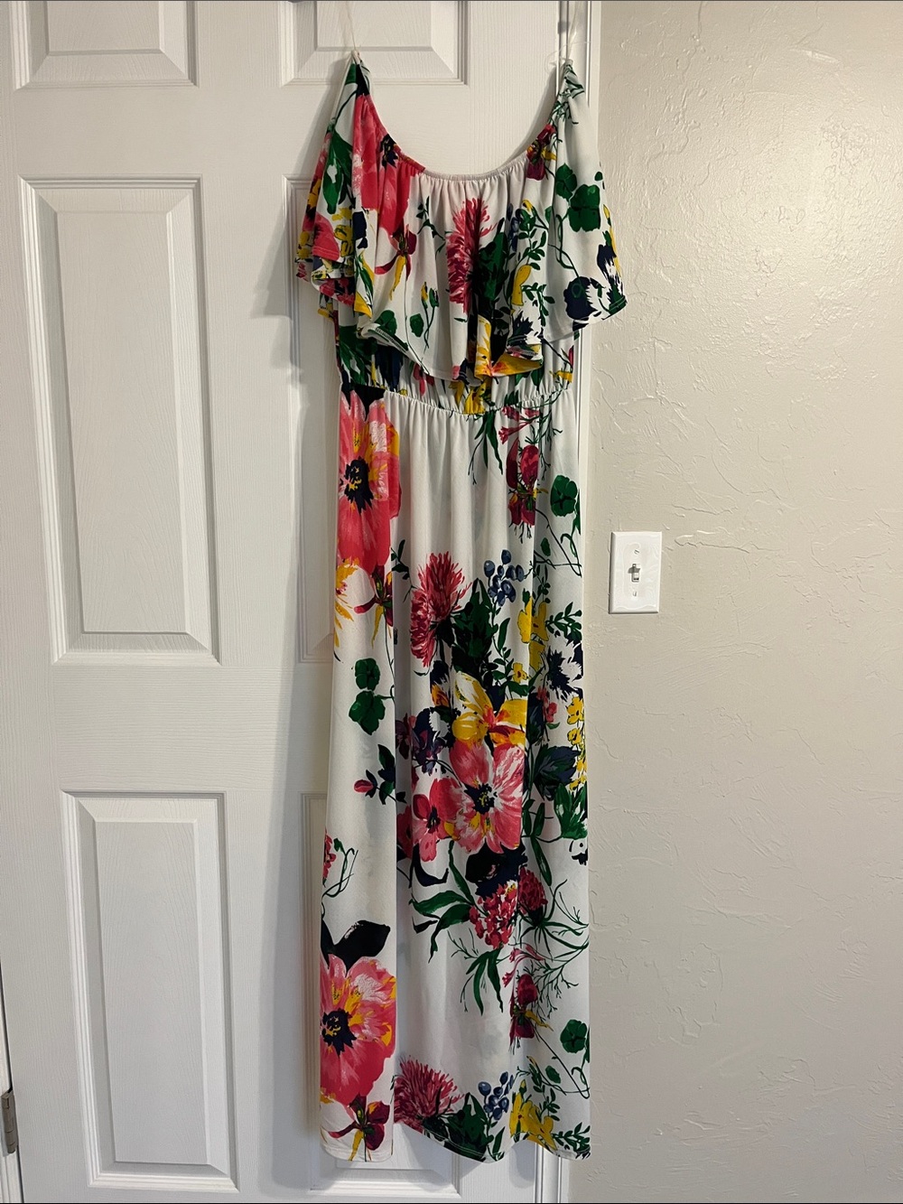 1.4.3. Story by Line Up White Floral Off-Shoulder Maxi Dress